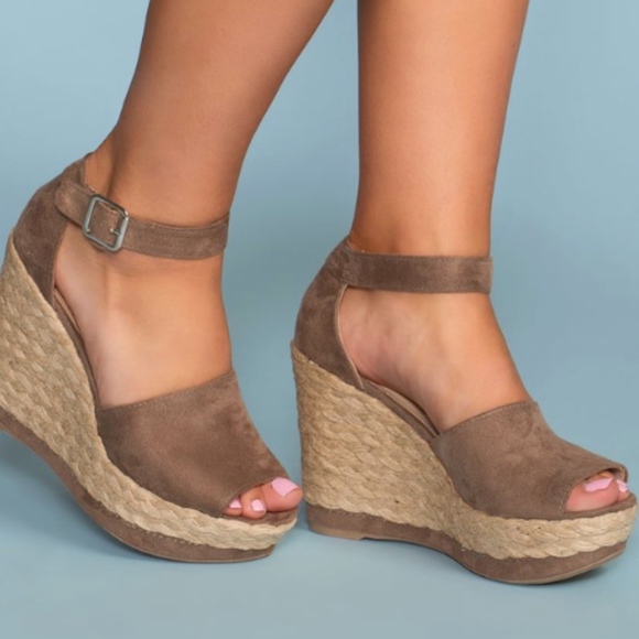 faux-suede taupe heel with a 4.5" braided wedge - Picture 5 of 5